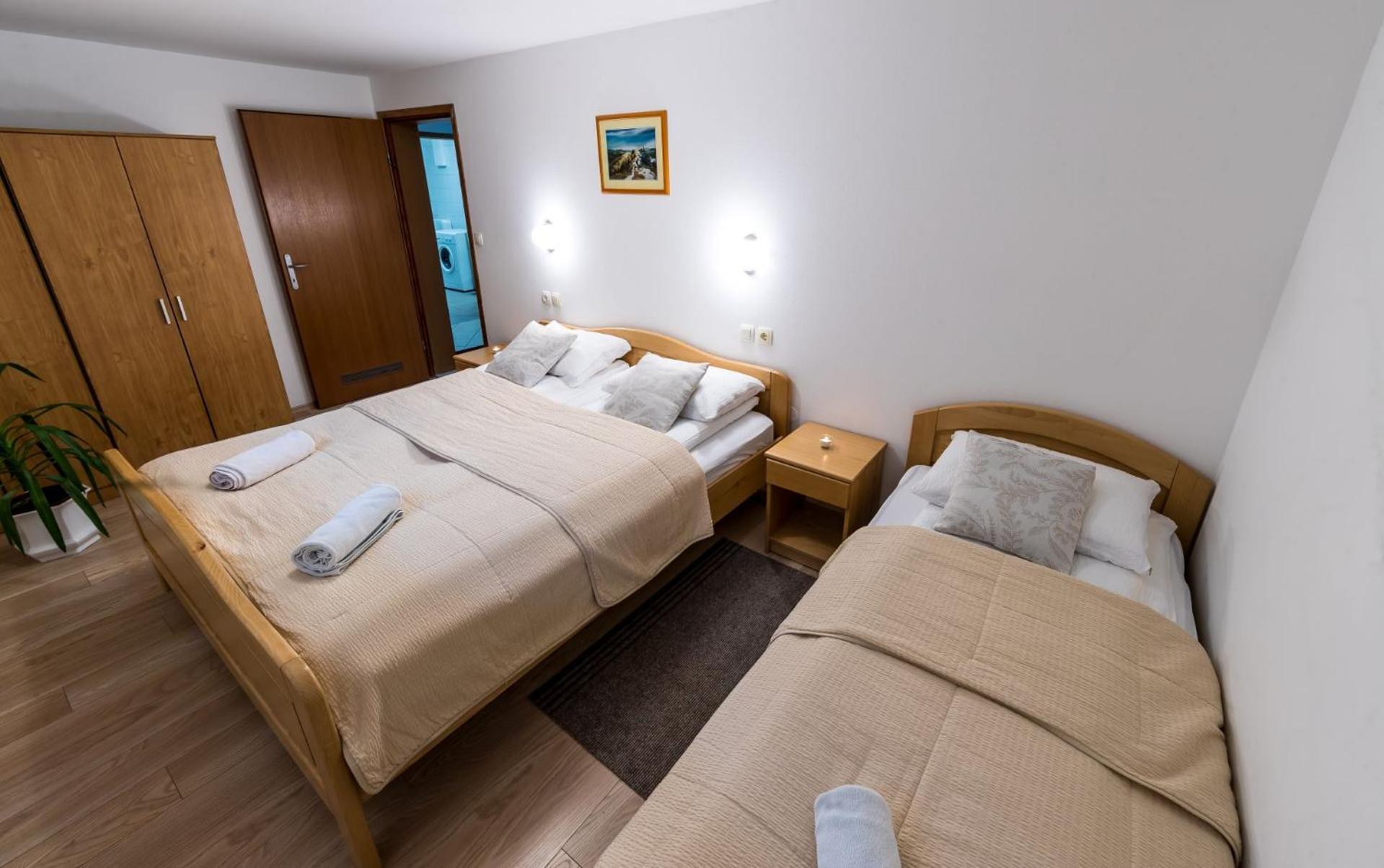 Zimzeleni Apartments ซเร็ตเช ภายนอก รูปภาพ